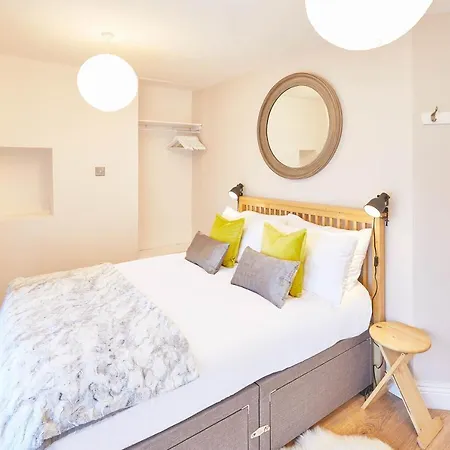 Host & - The Old Dairy * Masham